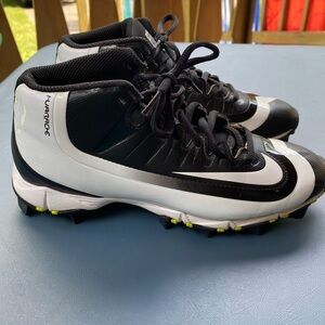 Nike Huarache Shoes Boys Cleats Size 4.5Y Black-White Lace Up Fast‎ flex